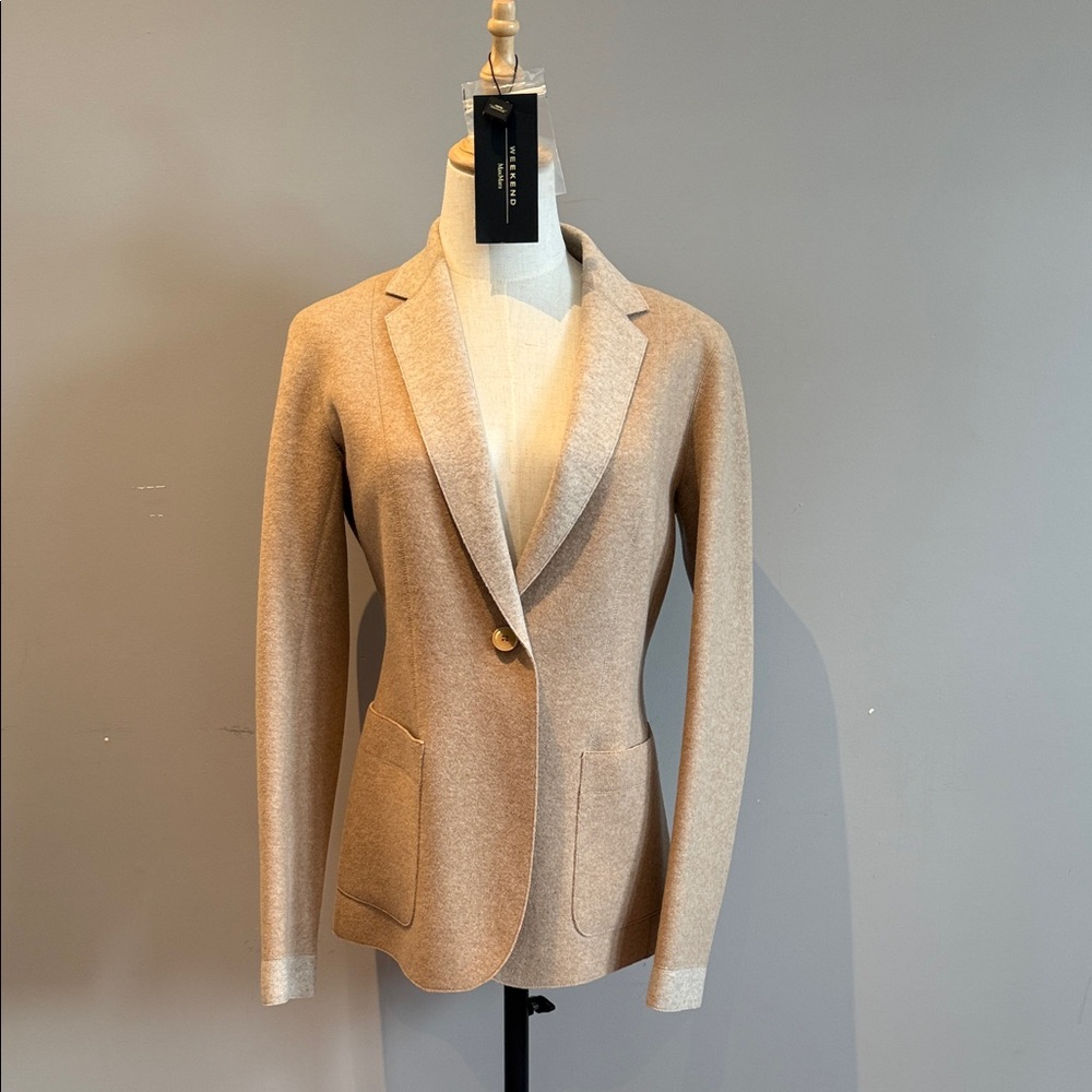 MaxMara NWT Virgin Wool Beige Blazer NWT Classic Tailored Jacket Size 10
